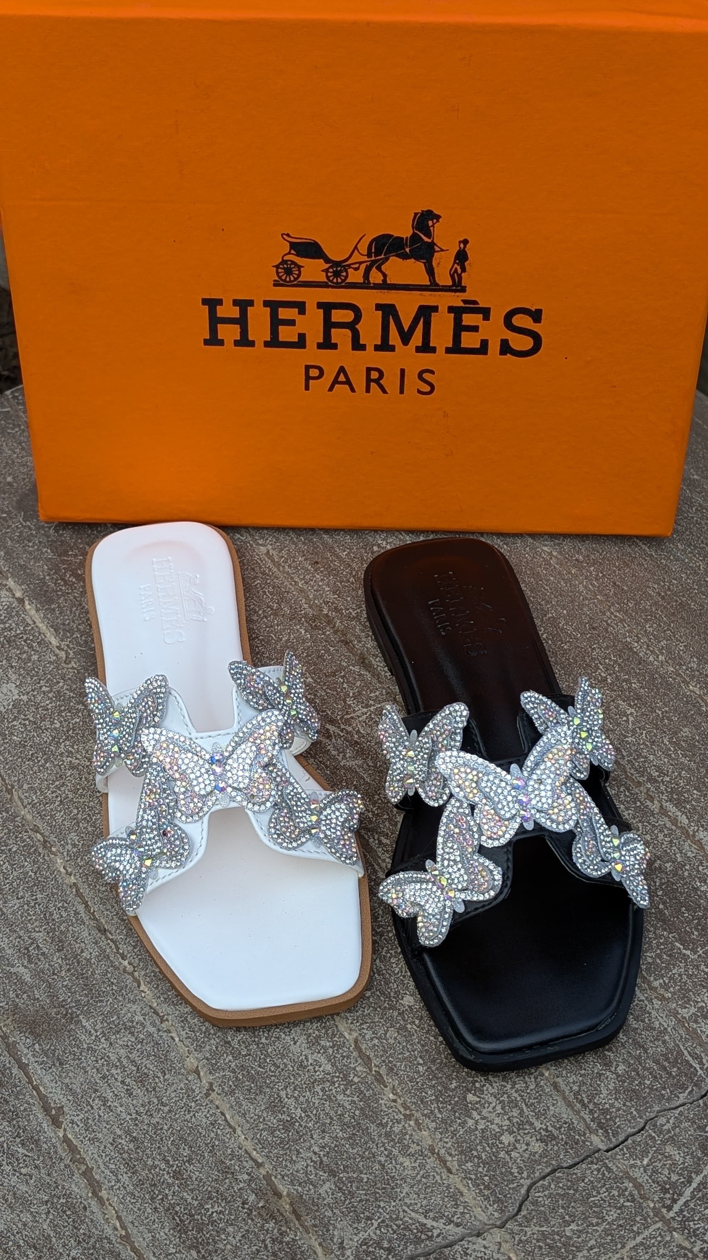 HERMES-BUTTERFLY CRYSTAL FLATS