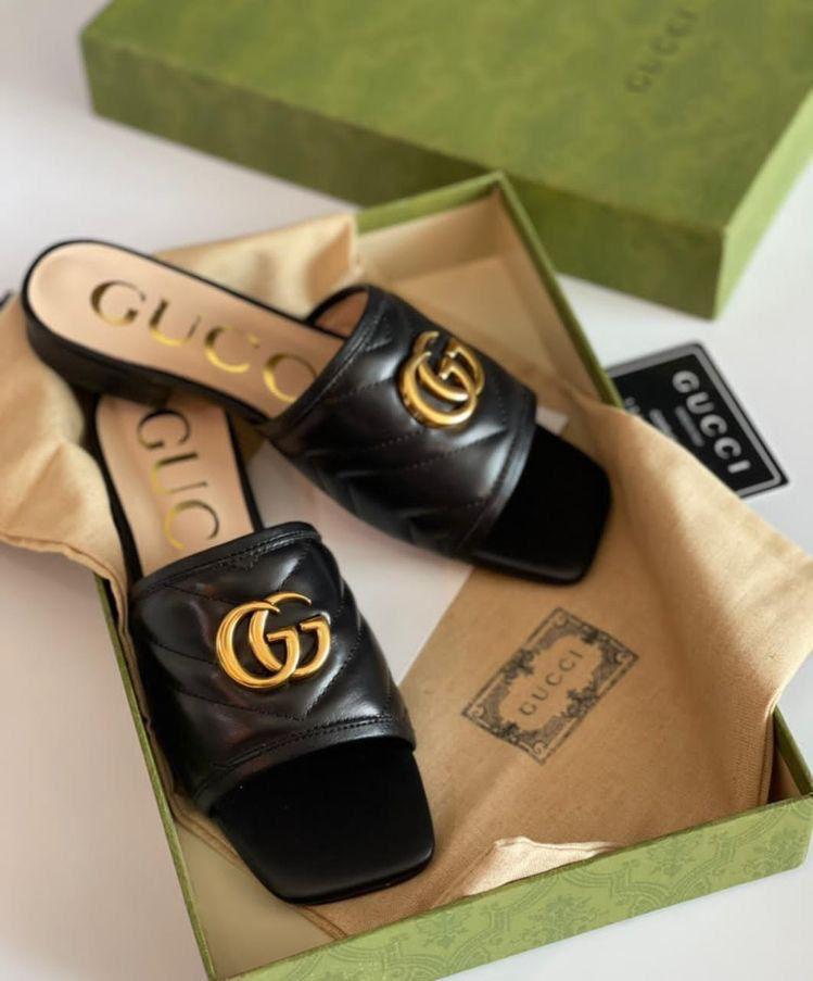 Gucci black & outlet gold flats